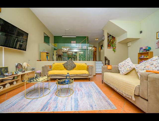 3 BEDROOM DUPLEX FOR SALE IN THE WOLDS